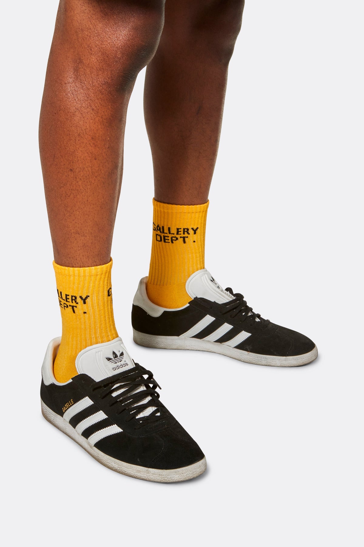 CLEAN YELLOW SOCKS