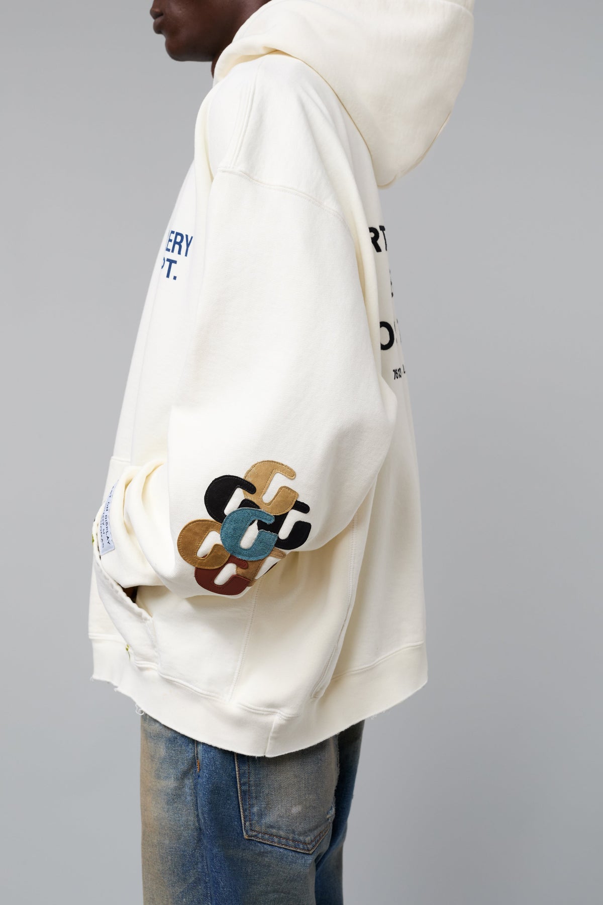 STUDIO HOODIE