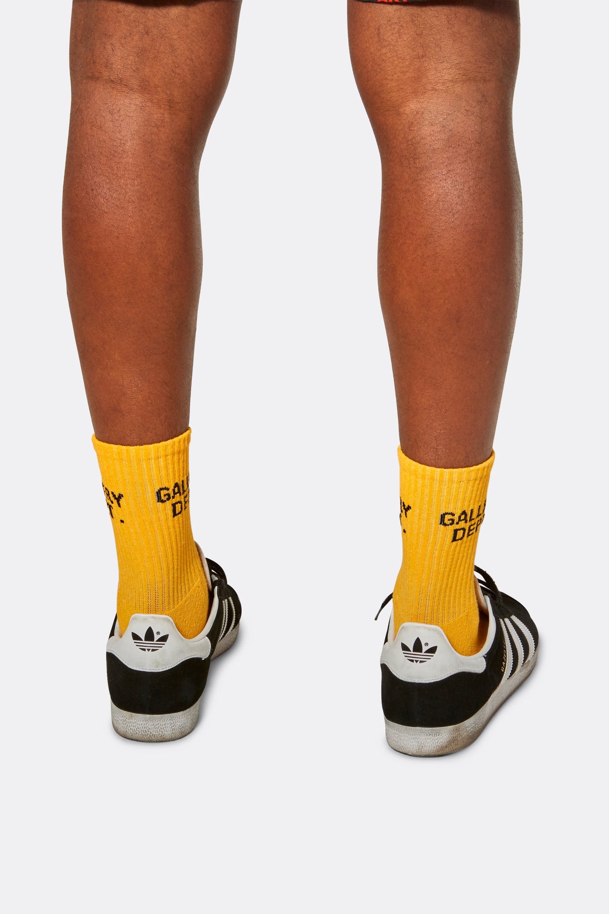 CLEAN YELLOW SOCKS