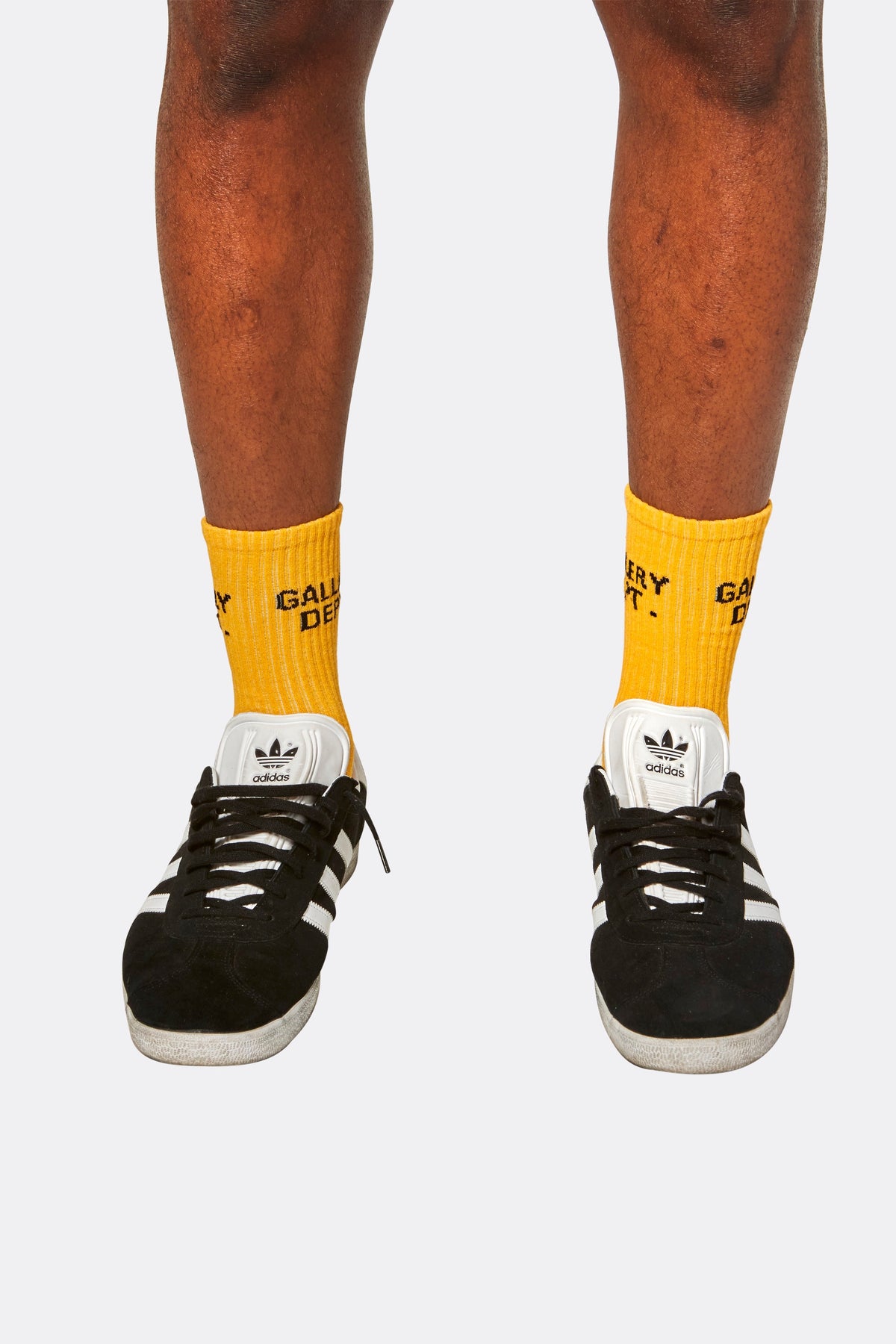 CLEAN YELLOW SOCKS