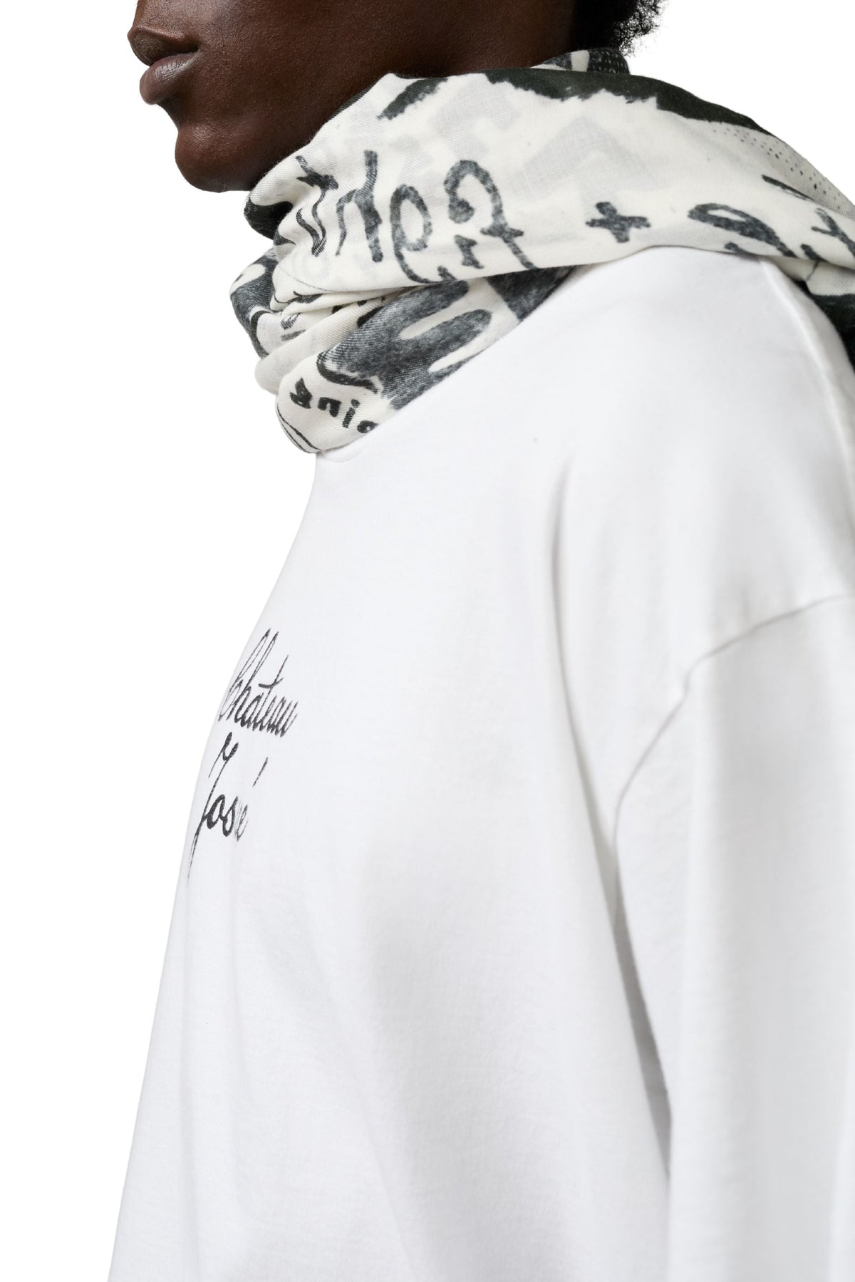 CHATEAU SCRIPT TEE