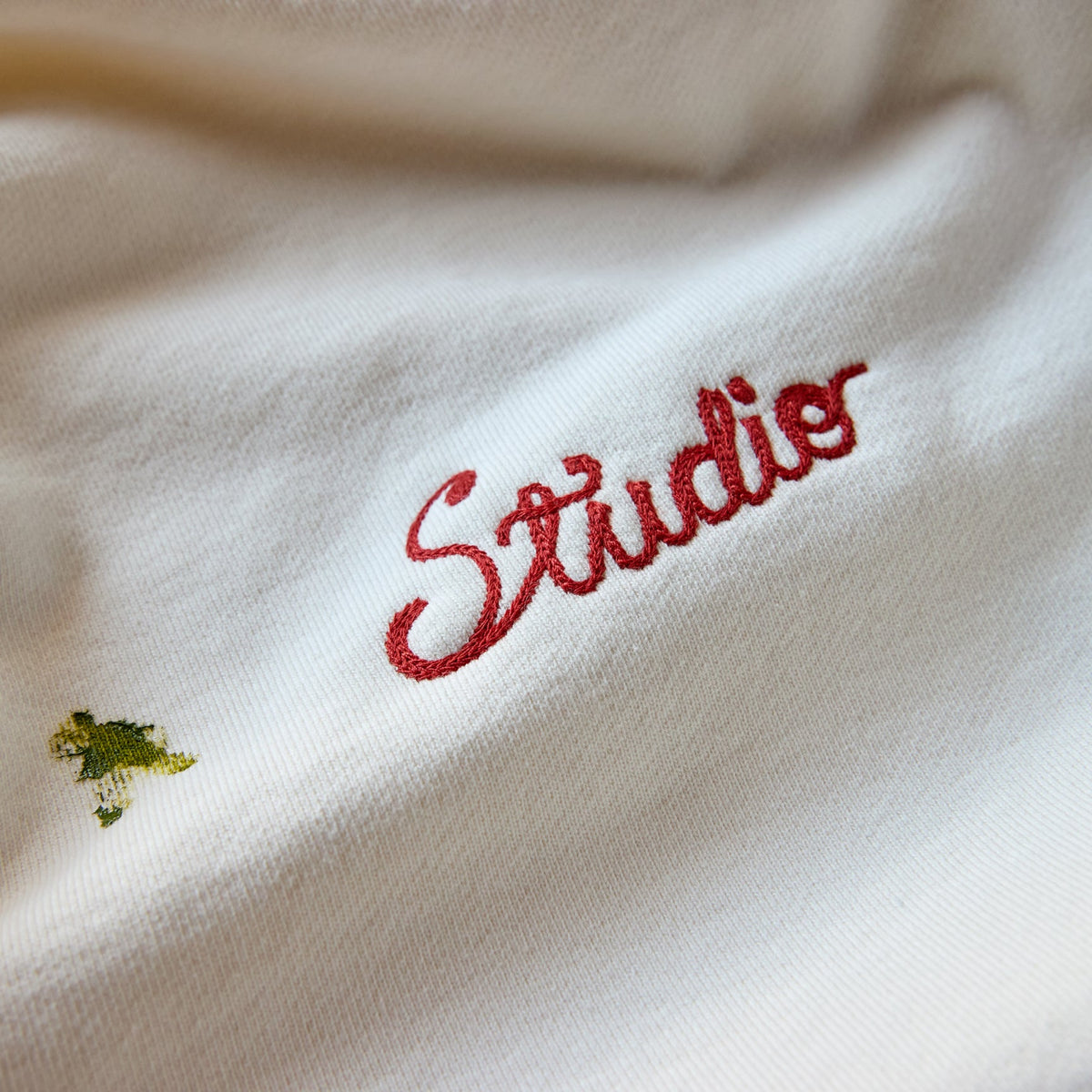 STUDIO HOODIE