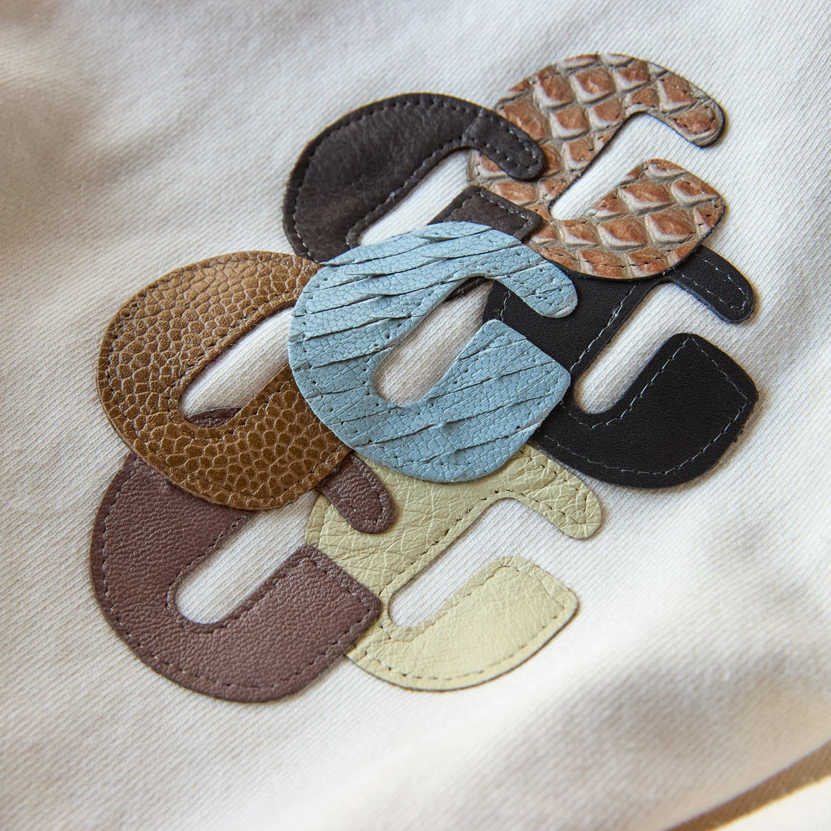 STUDIO HOODIE